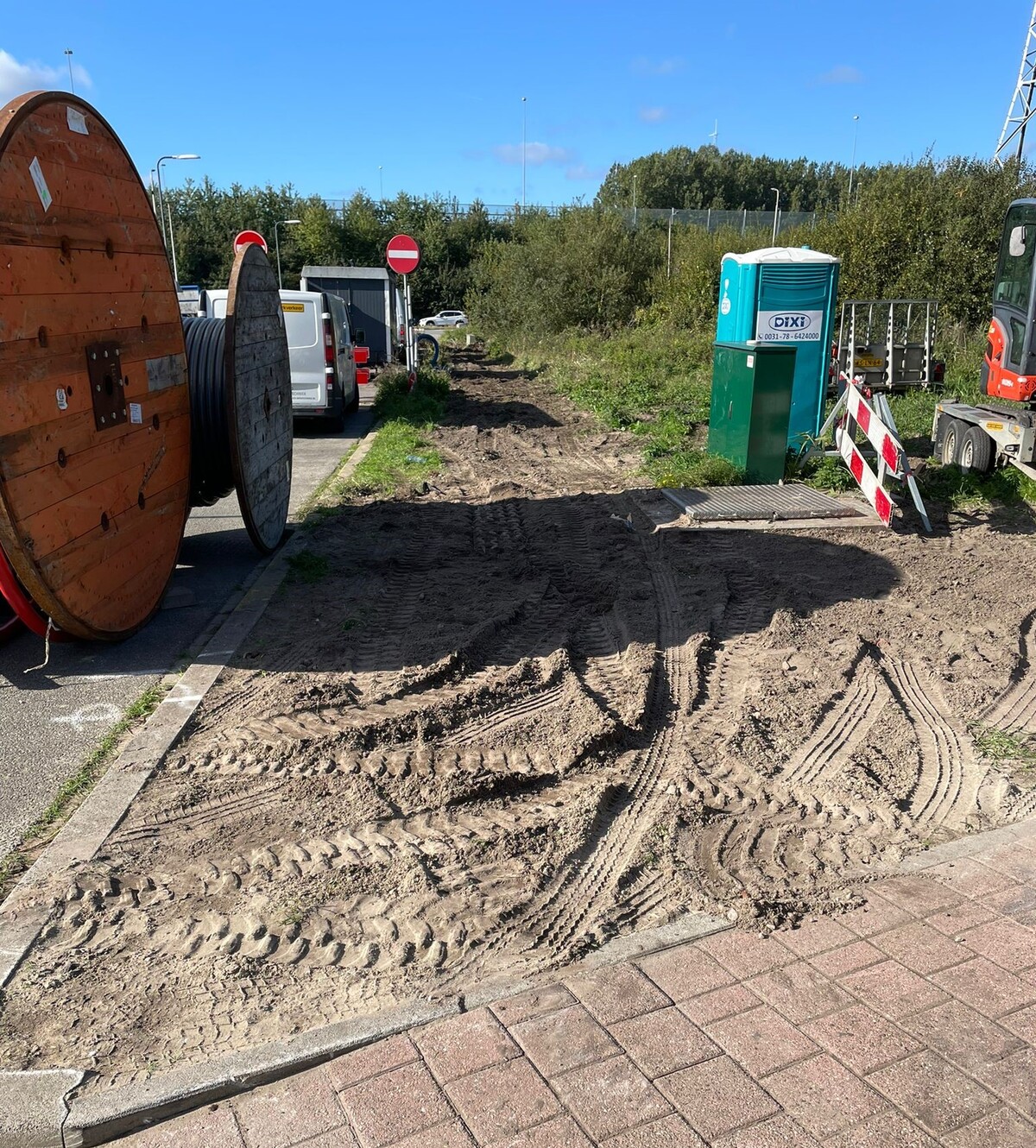 Foto van werkzaamheden op bedrijventerrein Skoon bij de Verlengde Stellingweg in Zaandam.